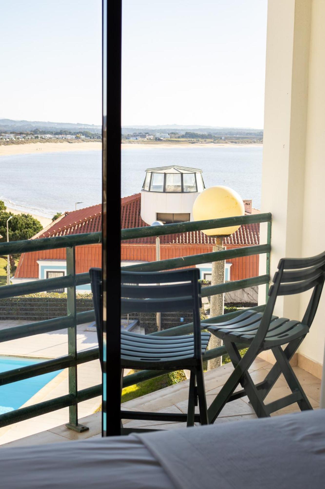 Paradise com vista sobre a baía São Martinho do Porto Exterior foto