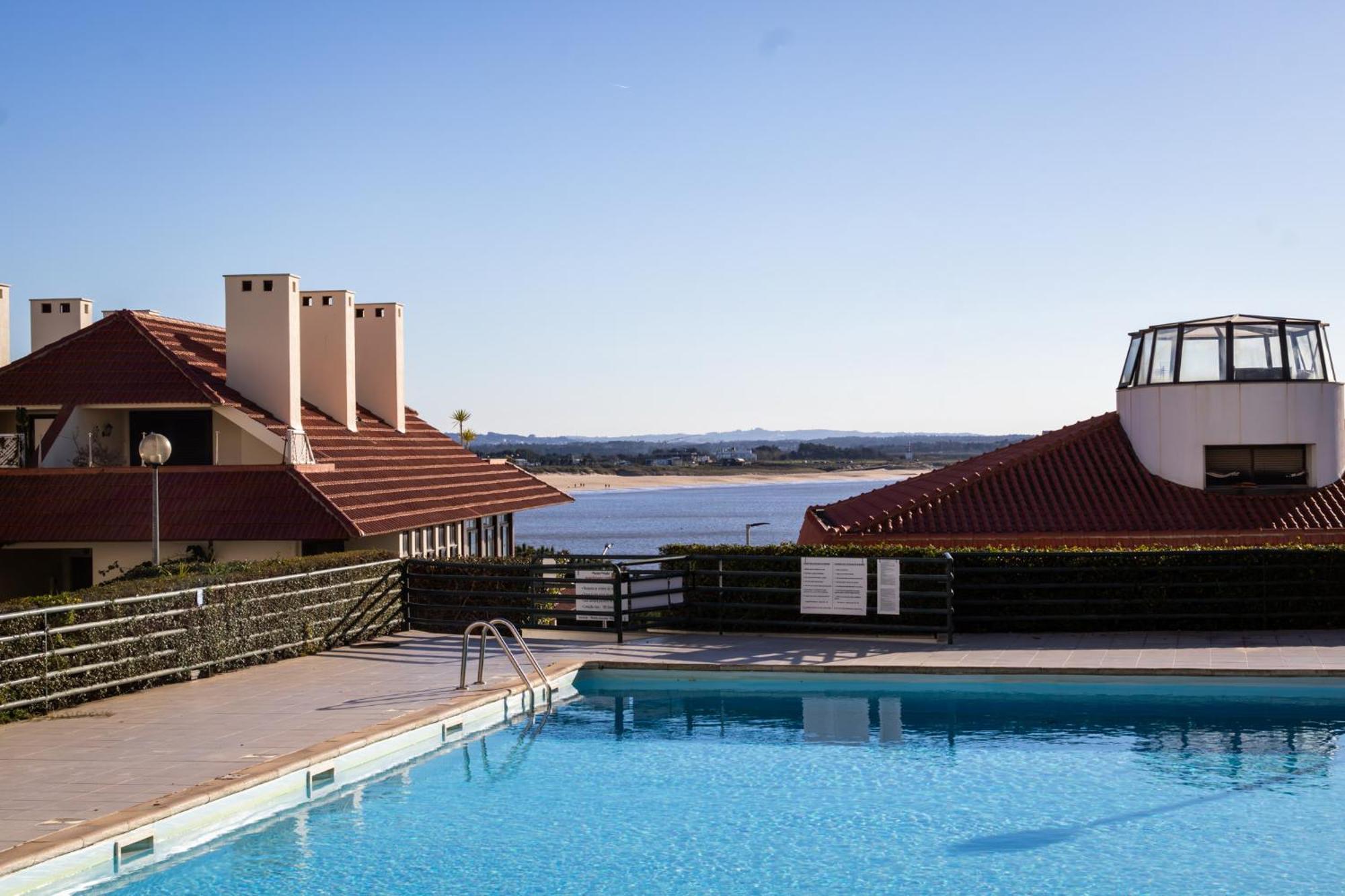 Paradise com vista sobre a baía São Martinho do Porto Exterior foto
