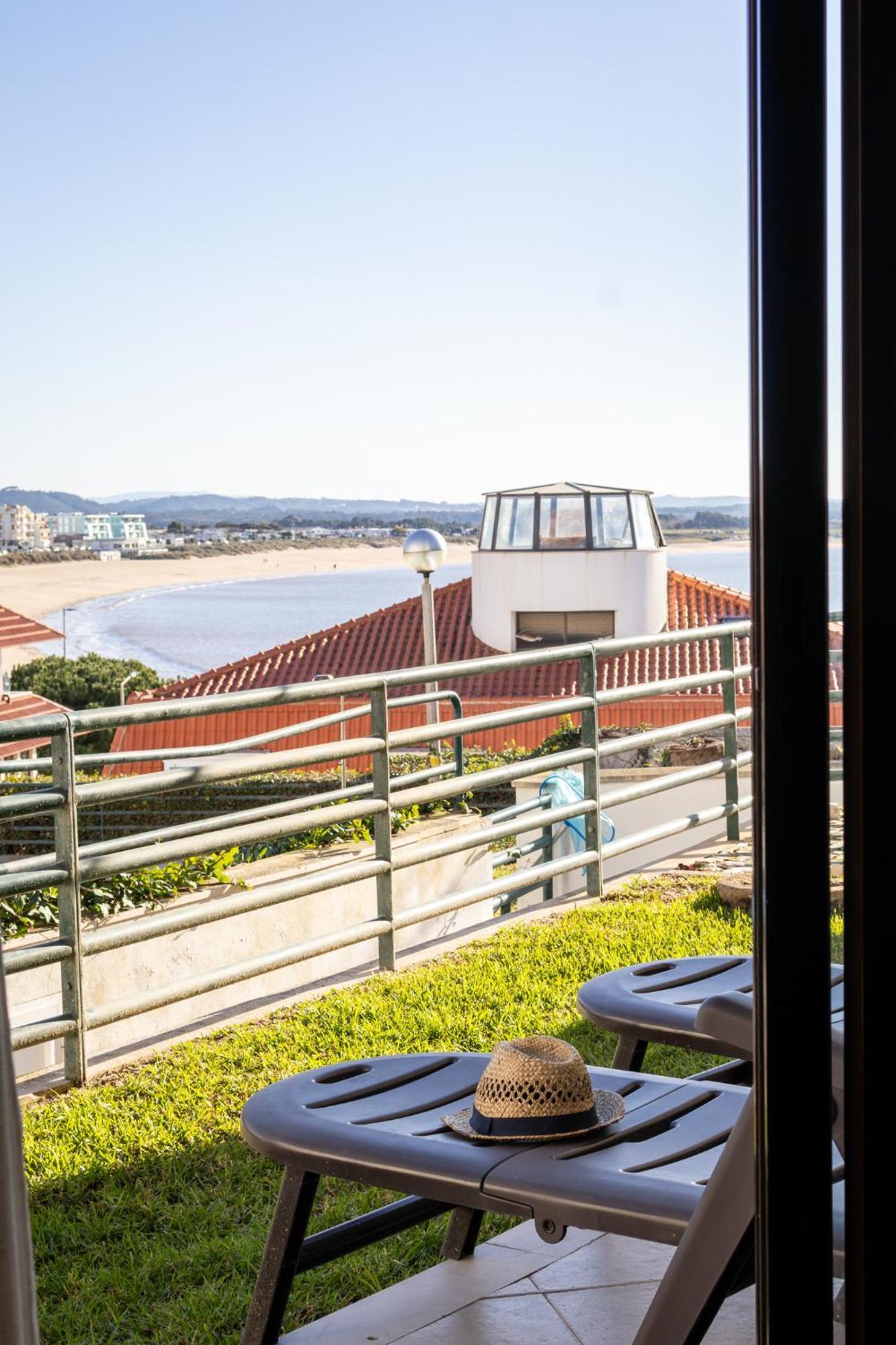 Paradise com vista sobre a baía São Martinho do Porto Exterior foto
