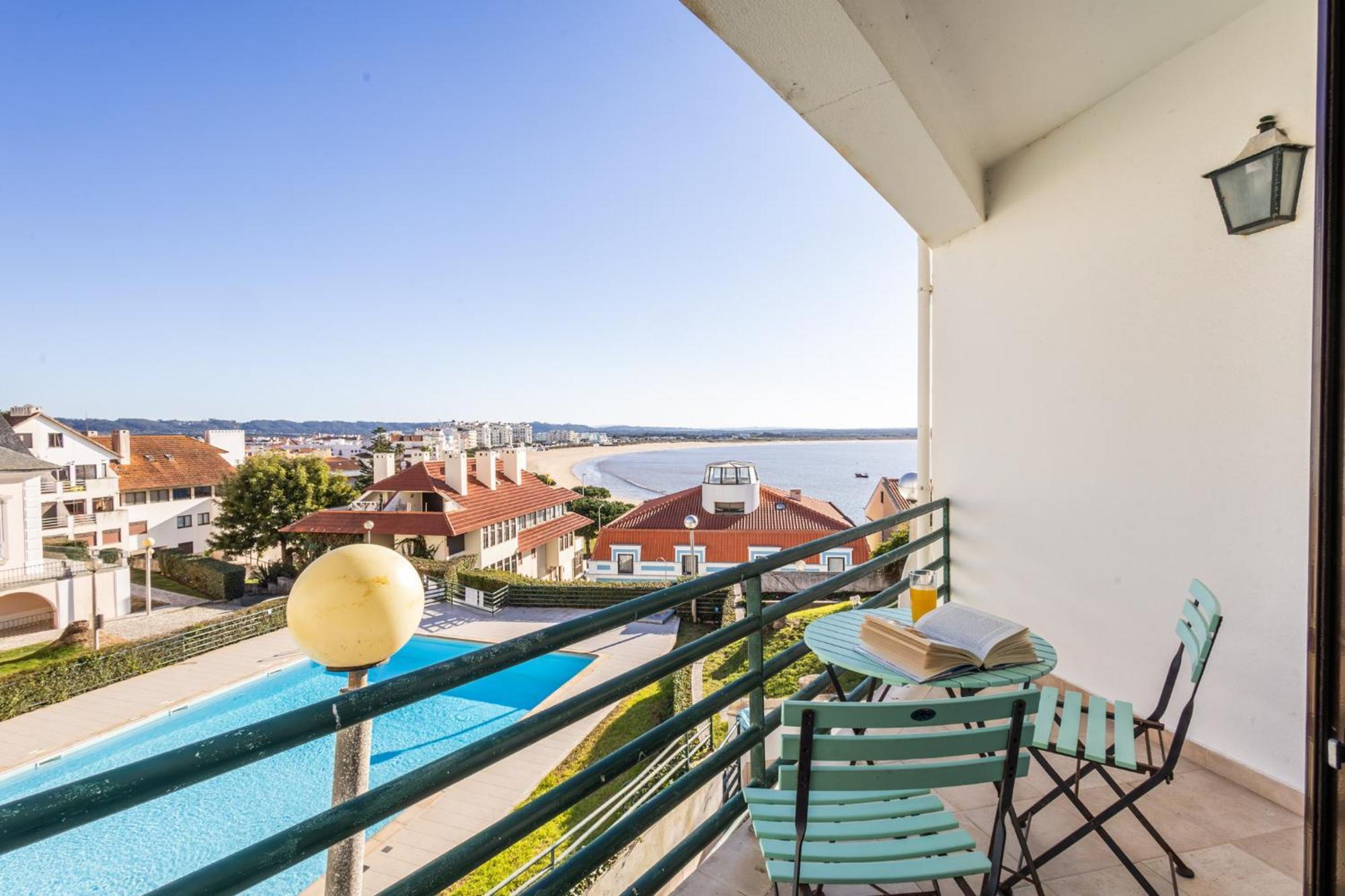 Paradise com vista sobre a baía São Martinho do Porto Exterior foto